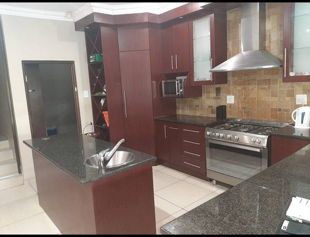 3 BEDROOM HOUSE FOR SALE IN SAFARI GARDENS
